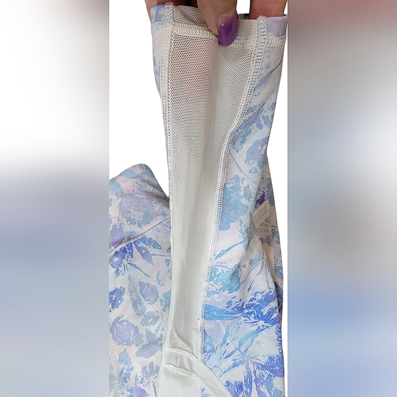 Ivivva by Lululemon Leggings Pastel Floral Blues & Purples w/ Mesh Sz 14 - Picture 3 of 4